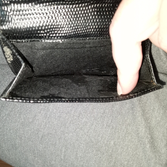 Authentic Salvatore Ferragamo Vara Black Textured Saffiano Leather Bifold Wallet - Picture 11 of 13